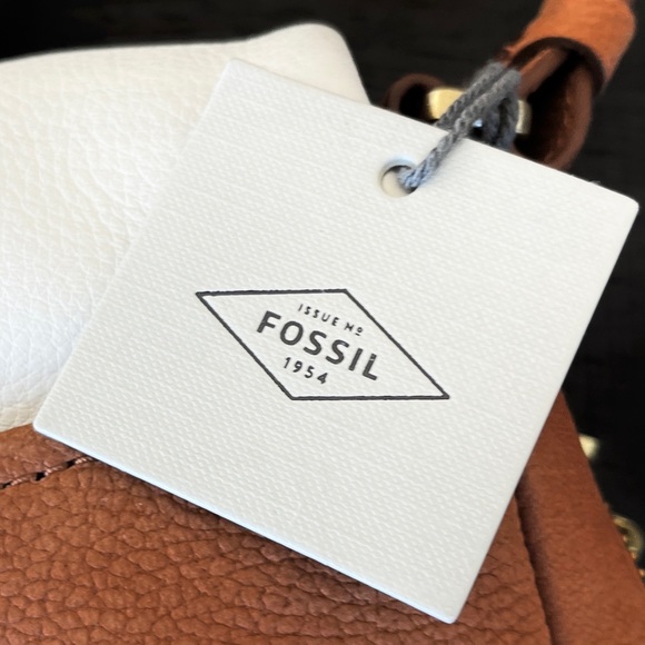 FOSSIL Preston Flap Crossbody Bag! Stripe Tan, Ivory, Pink and Brown Leather!! - Picture 3 of 5